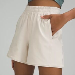 Lululemon LA Side Panel Short 4”